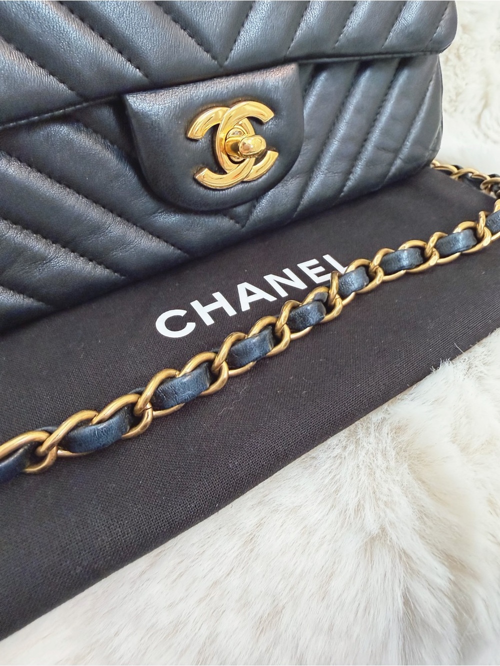 Chanel Mini Chevron Rectangular Flap Bag - Picture 2 of 12